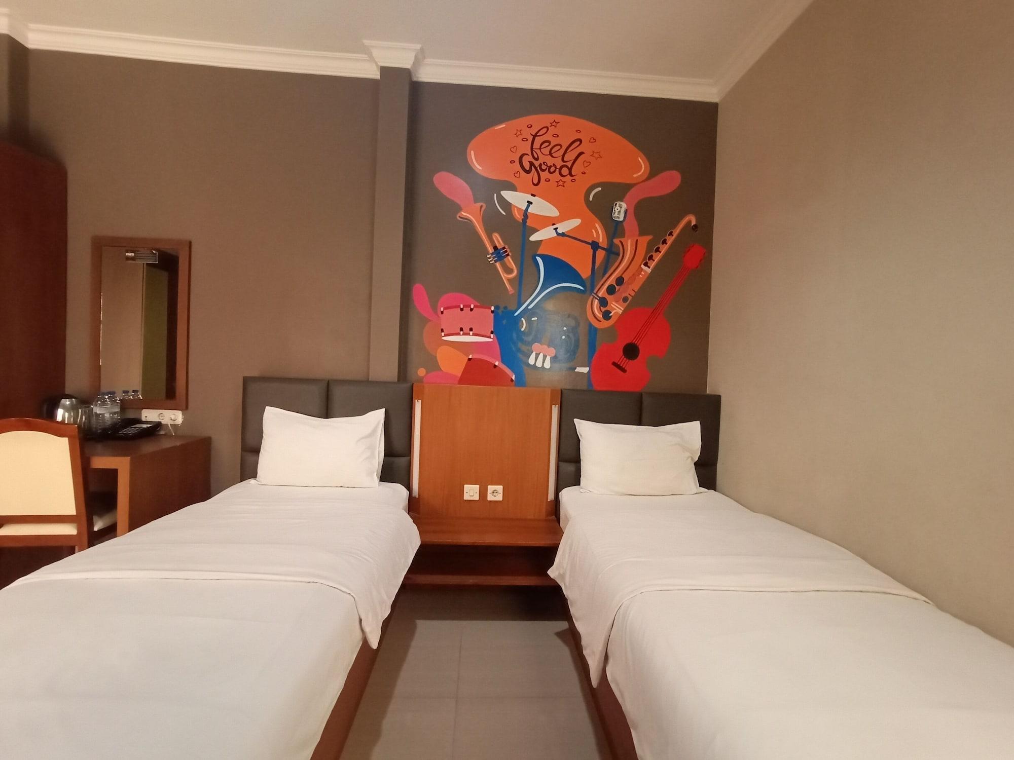 Votel Viure Hotel Jogjakarta Maguwo Exterior photo