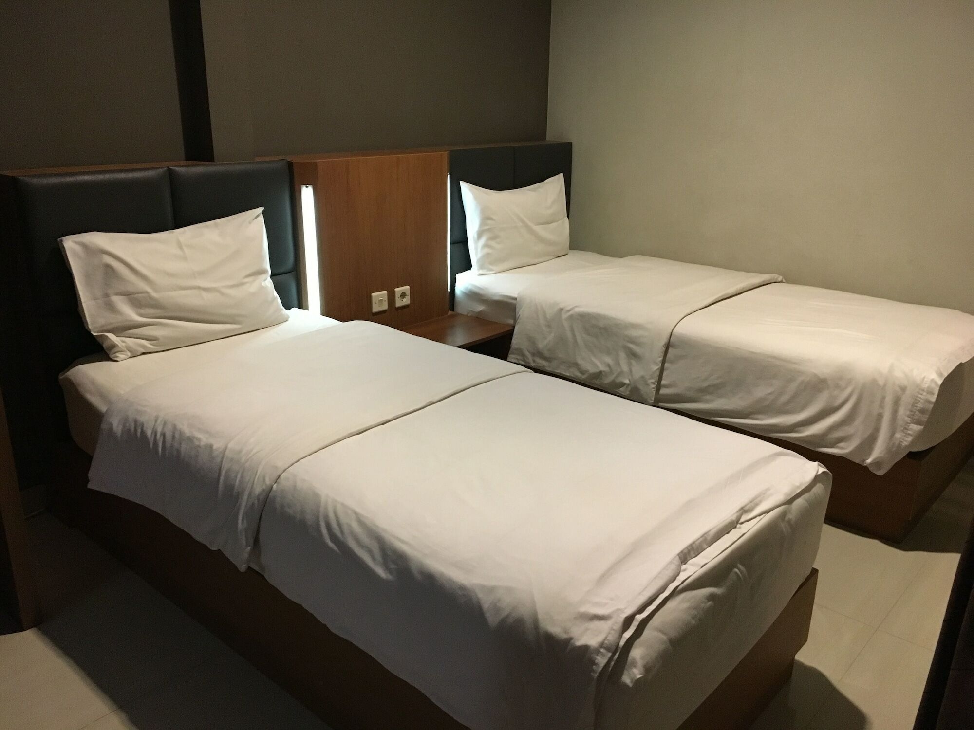 Votel Viure Hotel Jogjakarta Maguwo Exterior photo